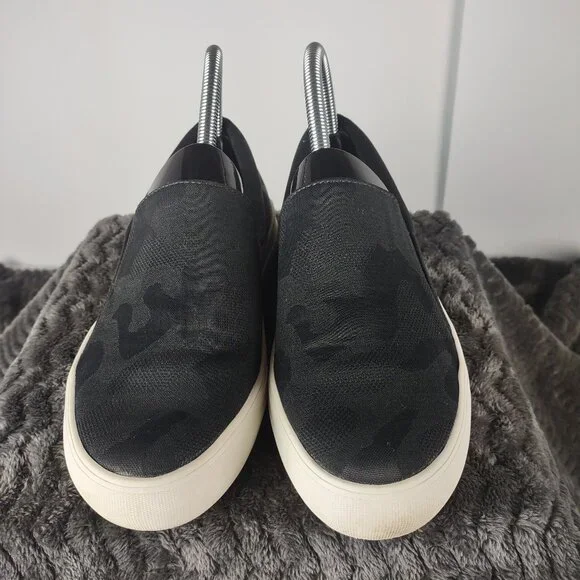 Vince Camuto VP-KORLI2 Dark Gray Camo Slip On Sneakers Casual Shoes 7M - Picture 2 of 11